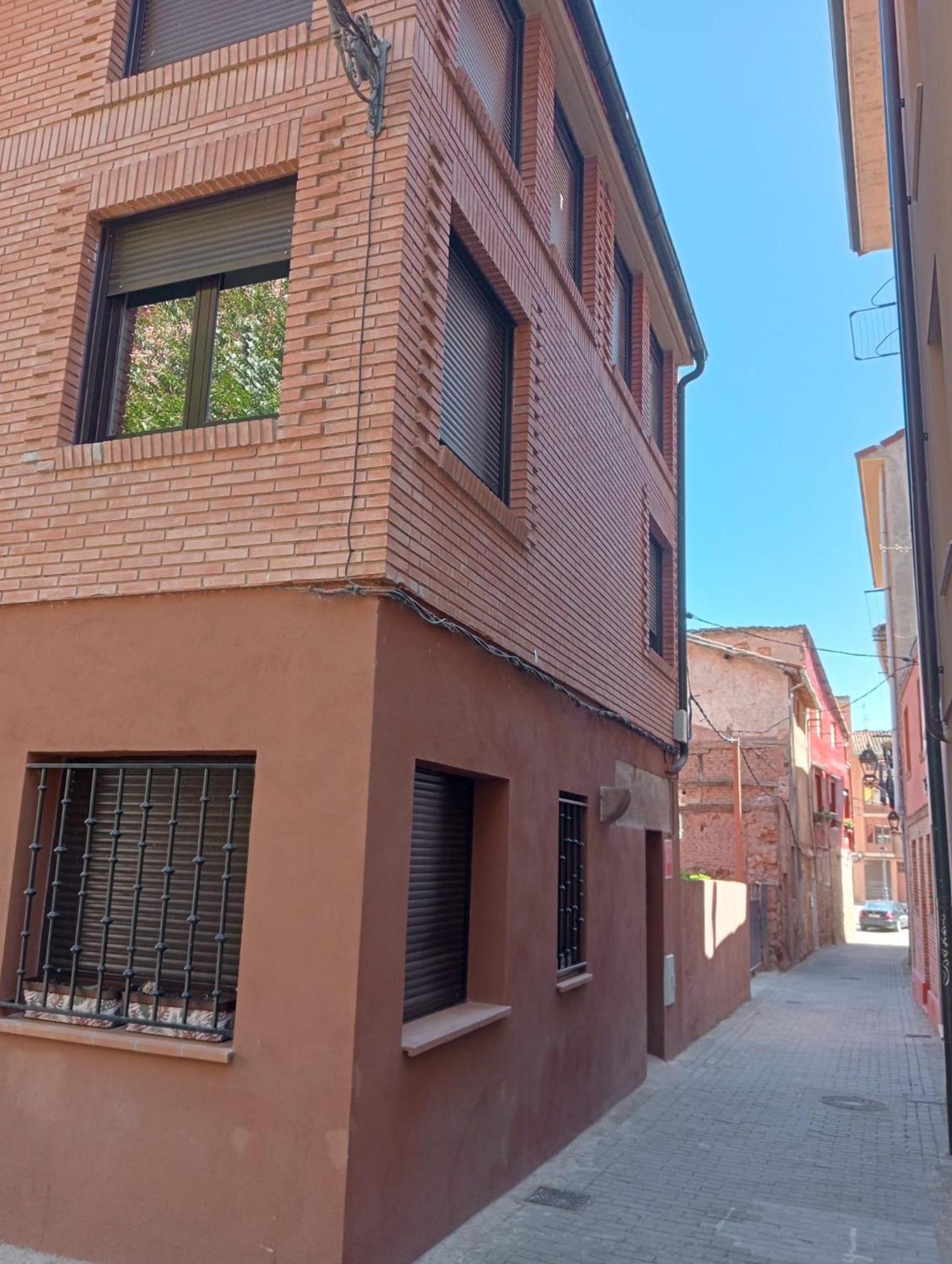 Apartamentos La Piedra En Pleno Centro Historico Con Dos Dormitorios Y Dos Banos Nájera Exterior foto