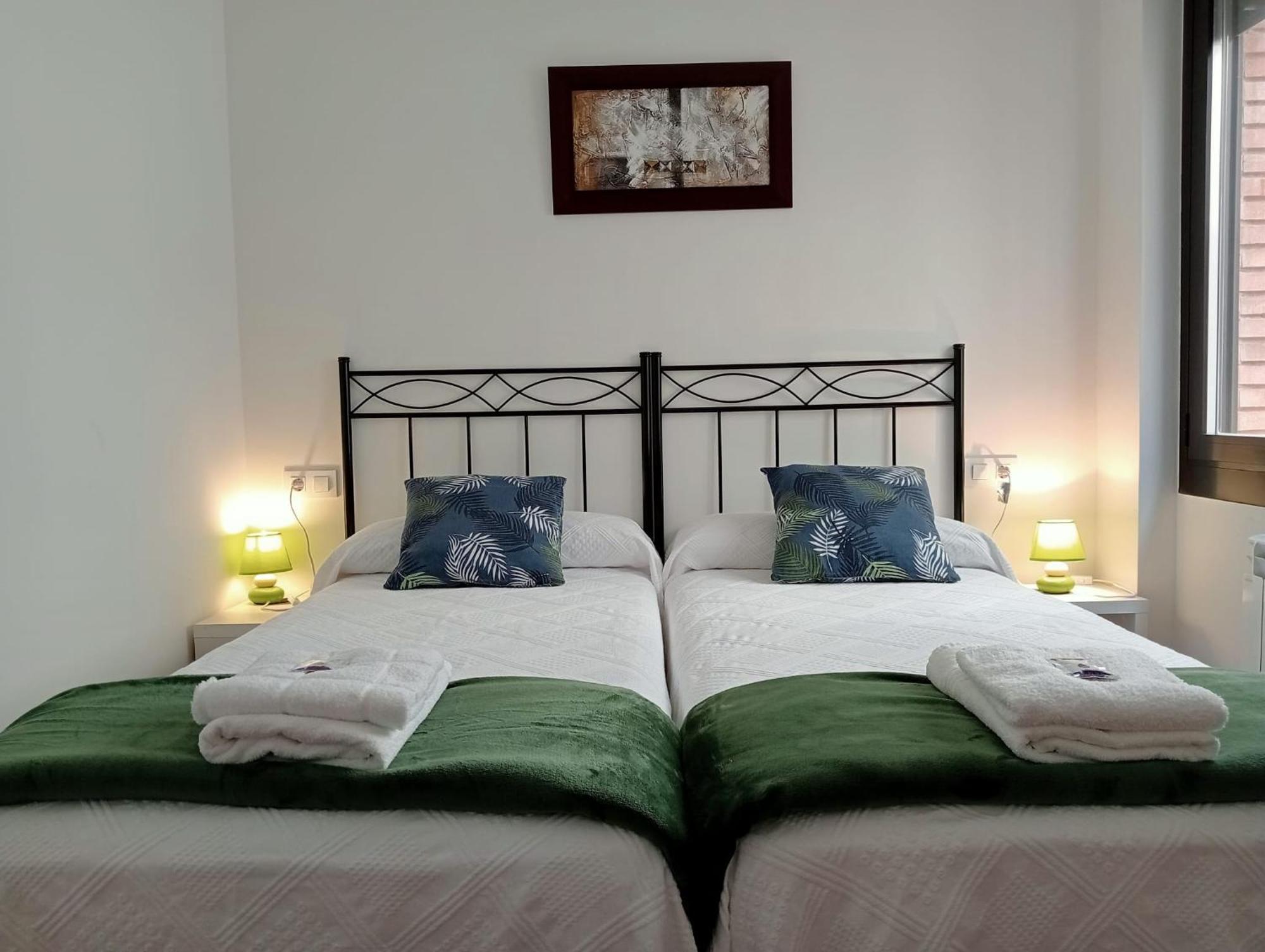 Apartamentos La Piedra En Pleno Centro Historico Con Dos Dormitorios Y Dos Banos Nájera Exterior foto